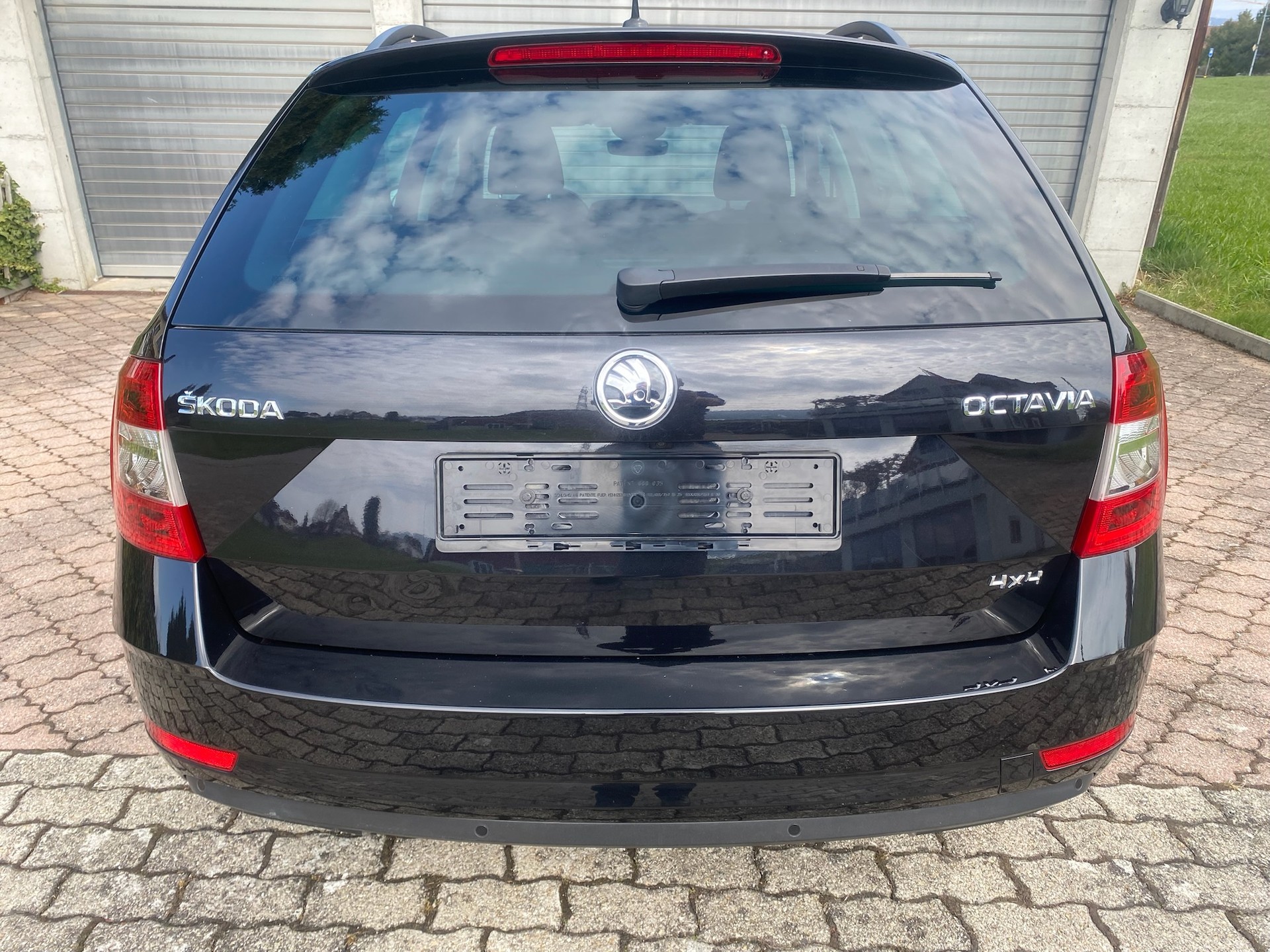 SKODA Octavia Combi 2.0 TSI Soleil 4x4 DSG-image-5