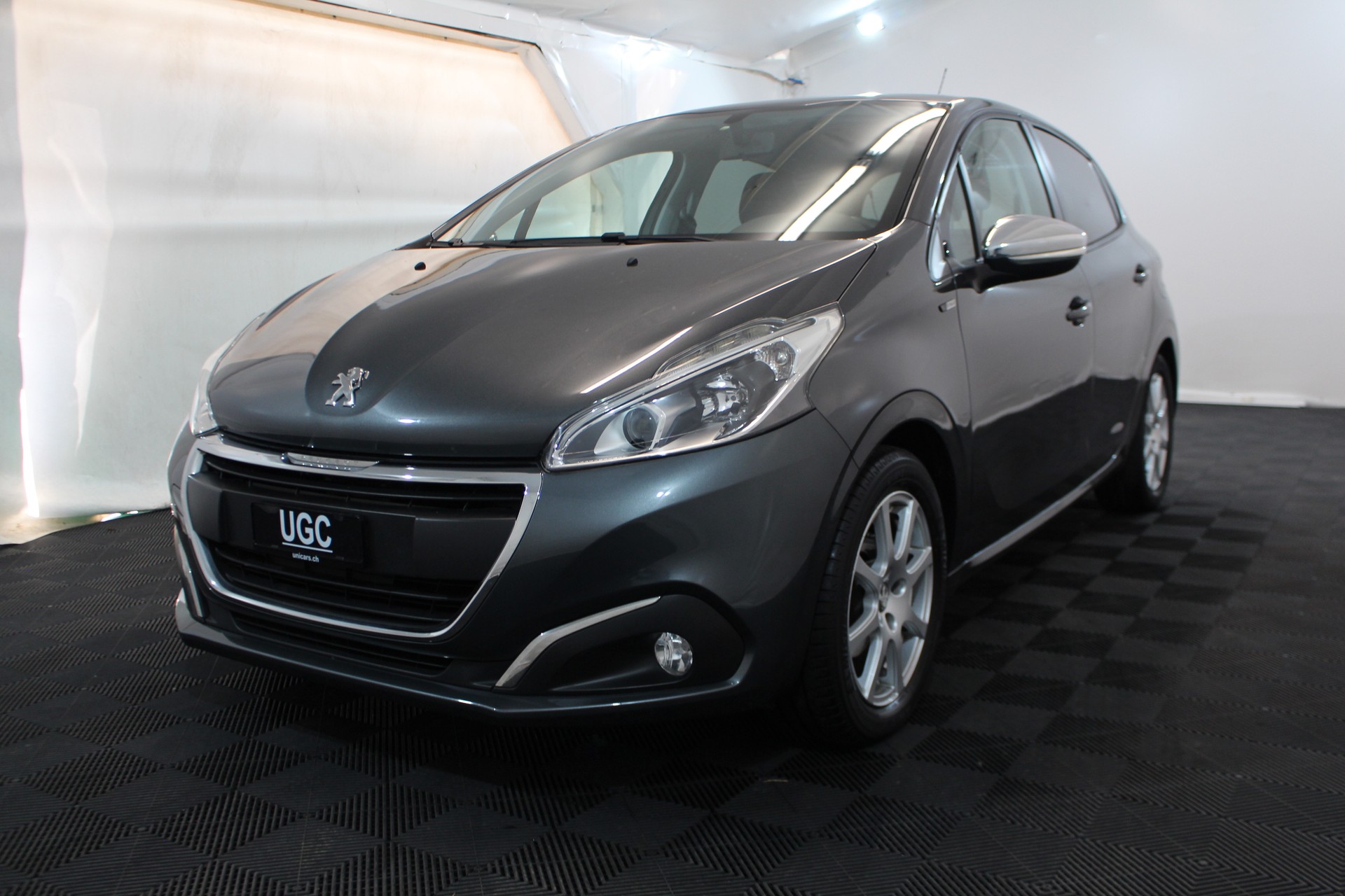 PEUGEOT 208 1.2 PureTech Style-image-2