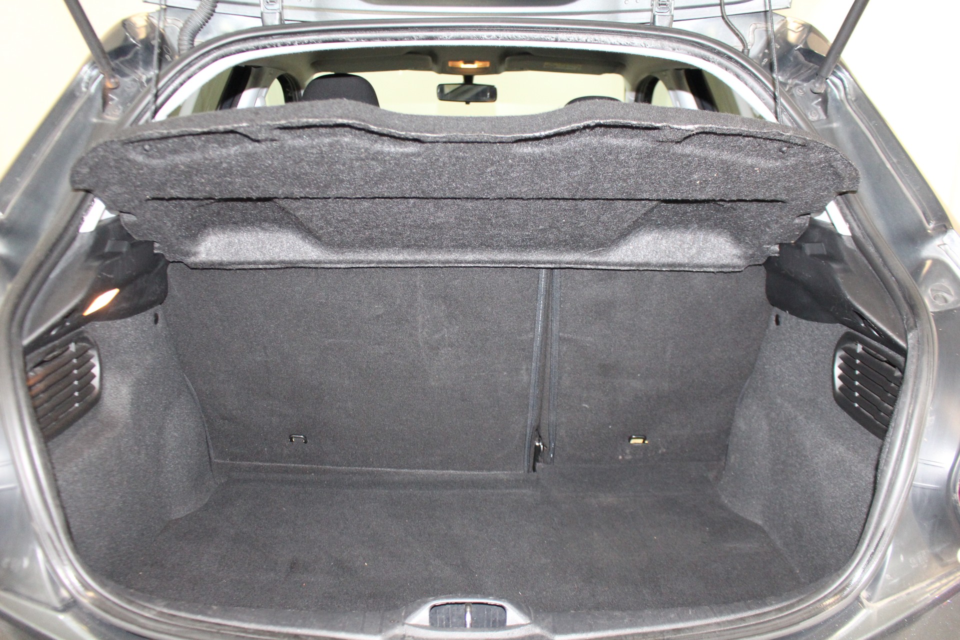 PEUGEOT 208 1.2 PureTech Style-image-8