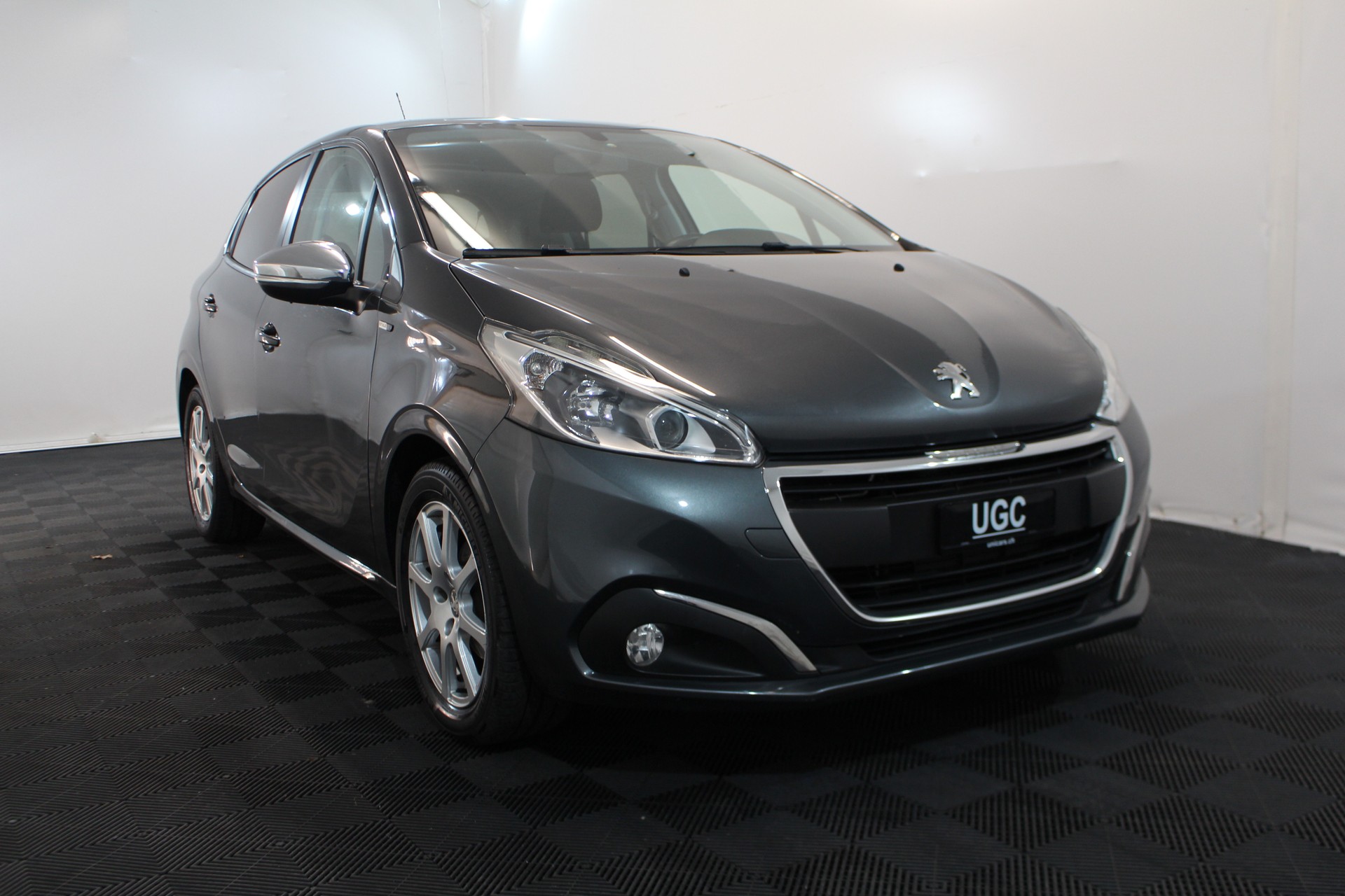 PEUGEOT 208 1.2 PureTech Style-image-0