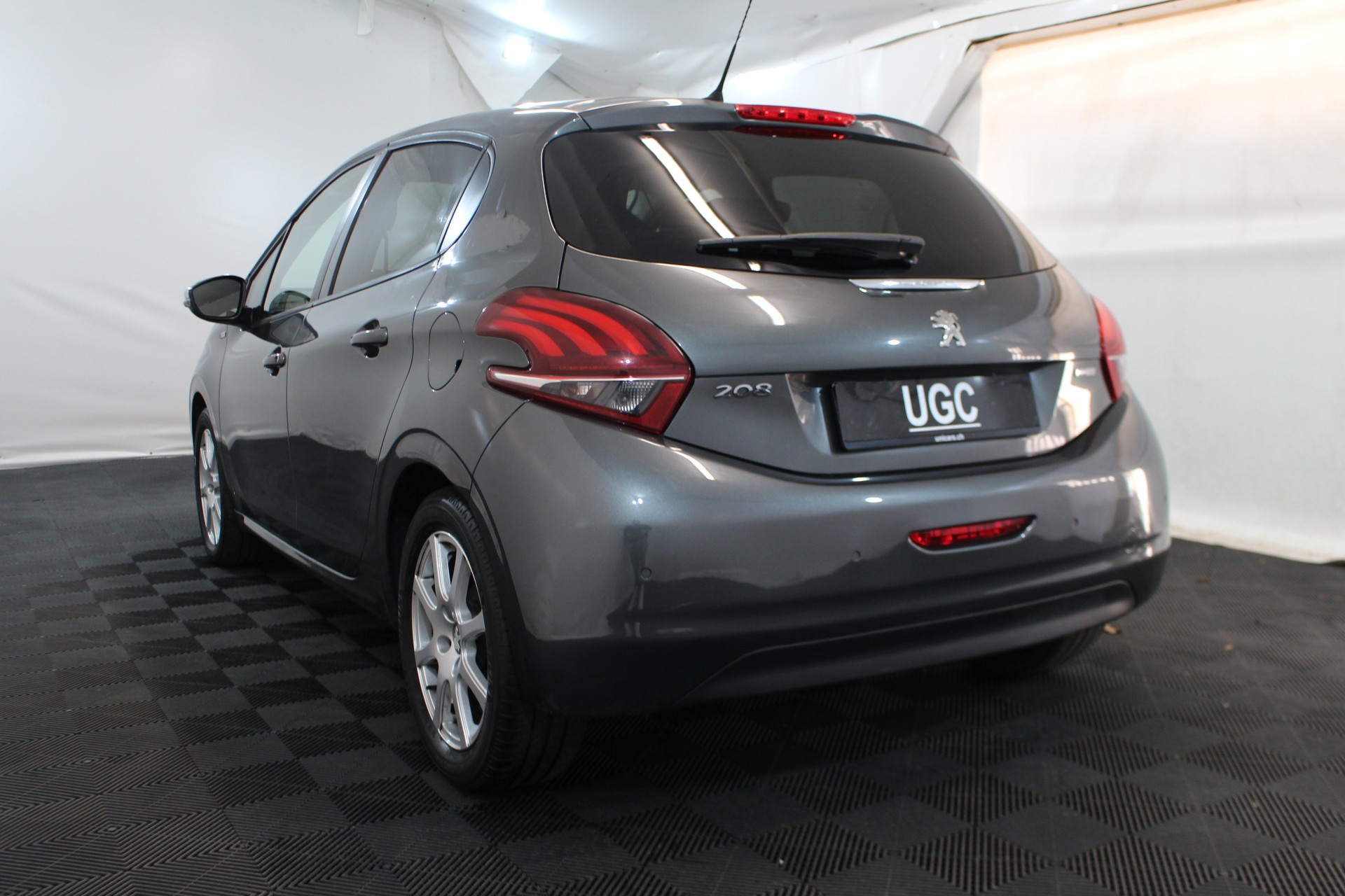 PEUGEOT 208 1.2 PureTech Style-image-3