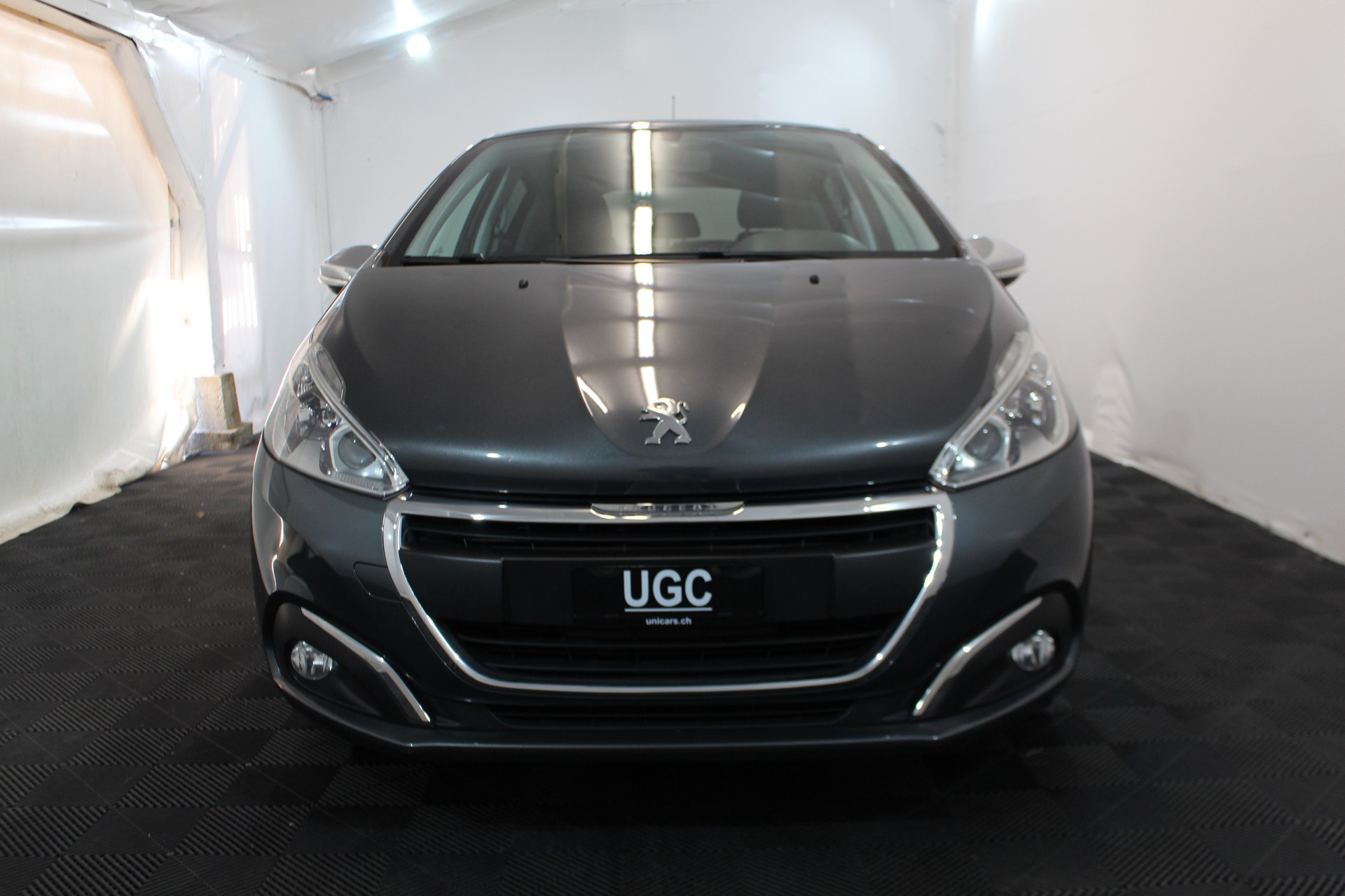 PEUGEOT 208 1.2 PureTech Style-image-1