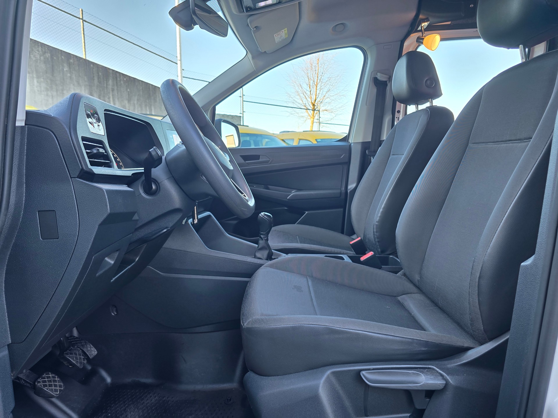VW VW GEOVAN M 2.0TDI - NEUES MODEL - Navi - PDC - Klima - DAB+ - Tempomat-image-7