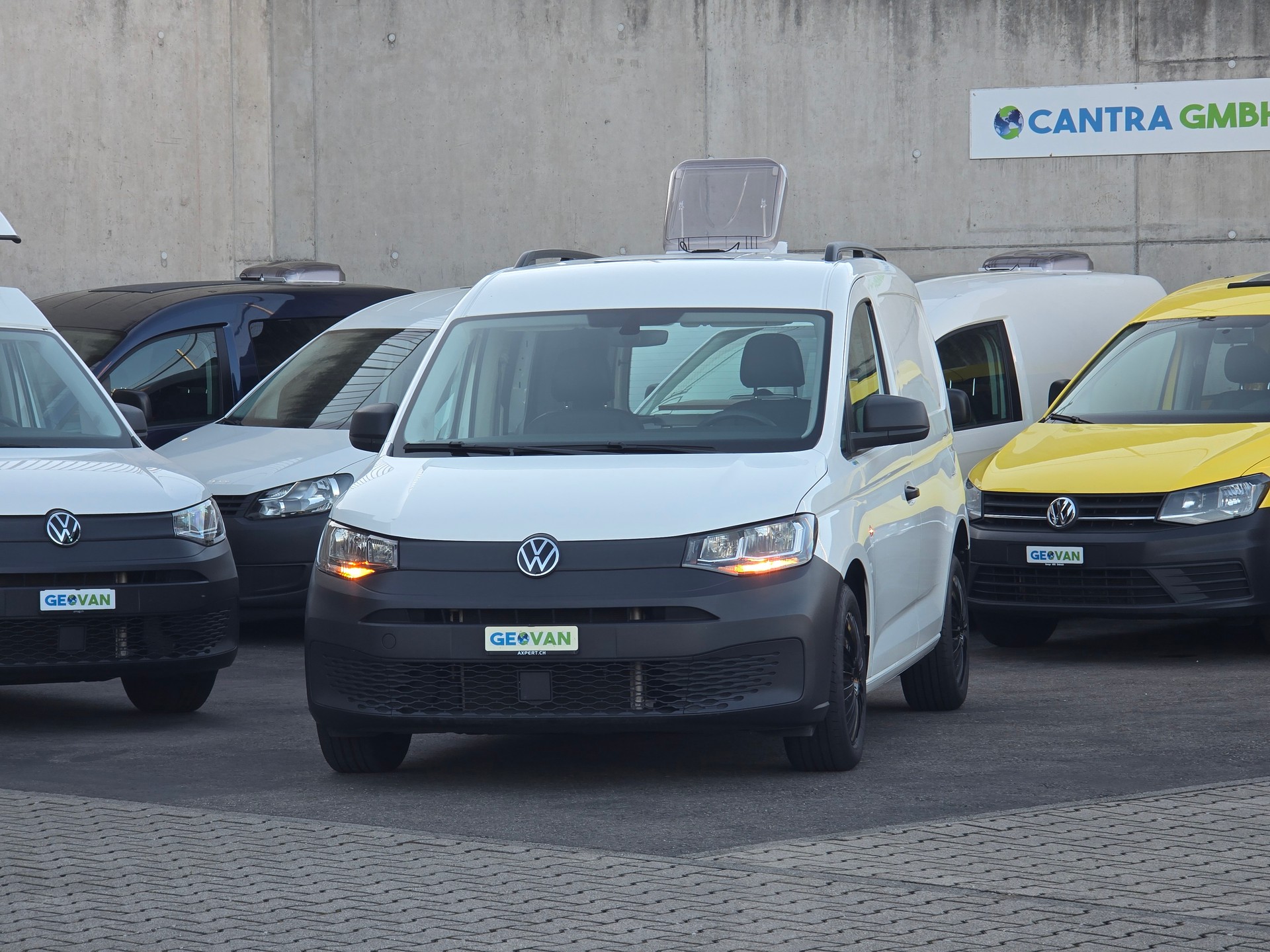 VW VW GEOVAN M 2.0TDI - NEUES MODEL - Navi - PDC - Klima - DAB+ - Tempomat-image-4