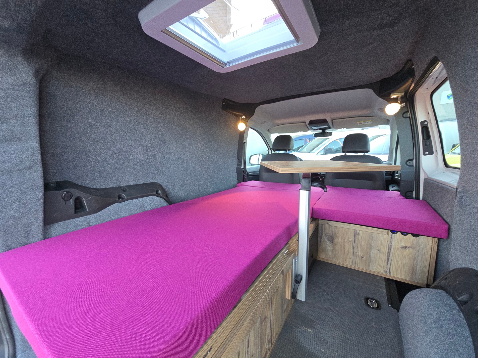 VW VW GEOVAN M 2.0TDI - NEUES MODEL - Navi - PDC - Klima - DAB+ - Tempomat-image-9