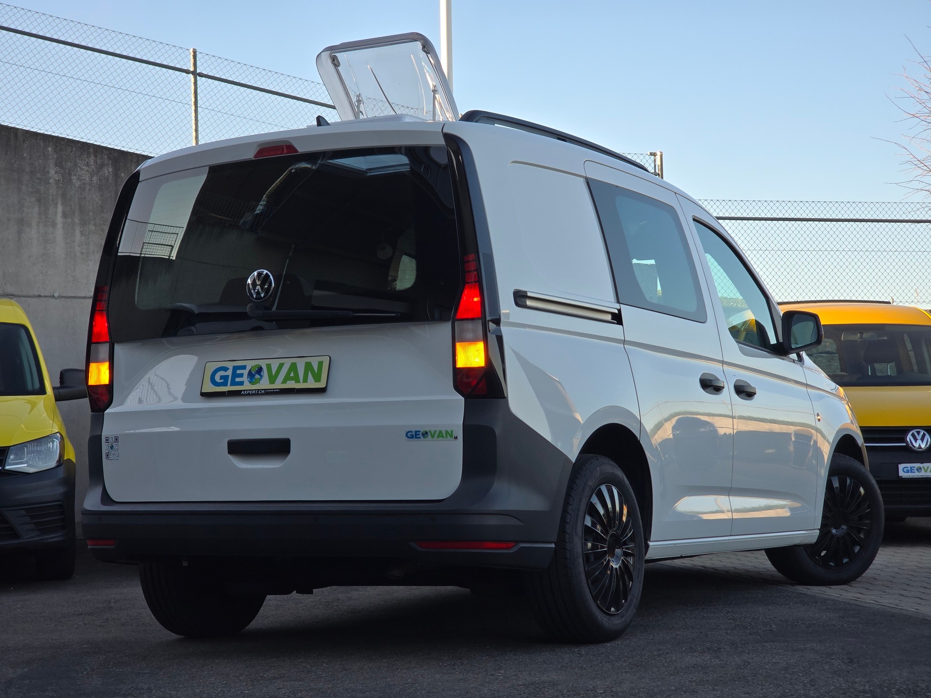 VW VW GEOVAN M 2.0TDI - NEUES MODEL - Navi - PDC - Klima - DAB+ - Tempomat-image-2