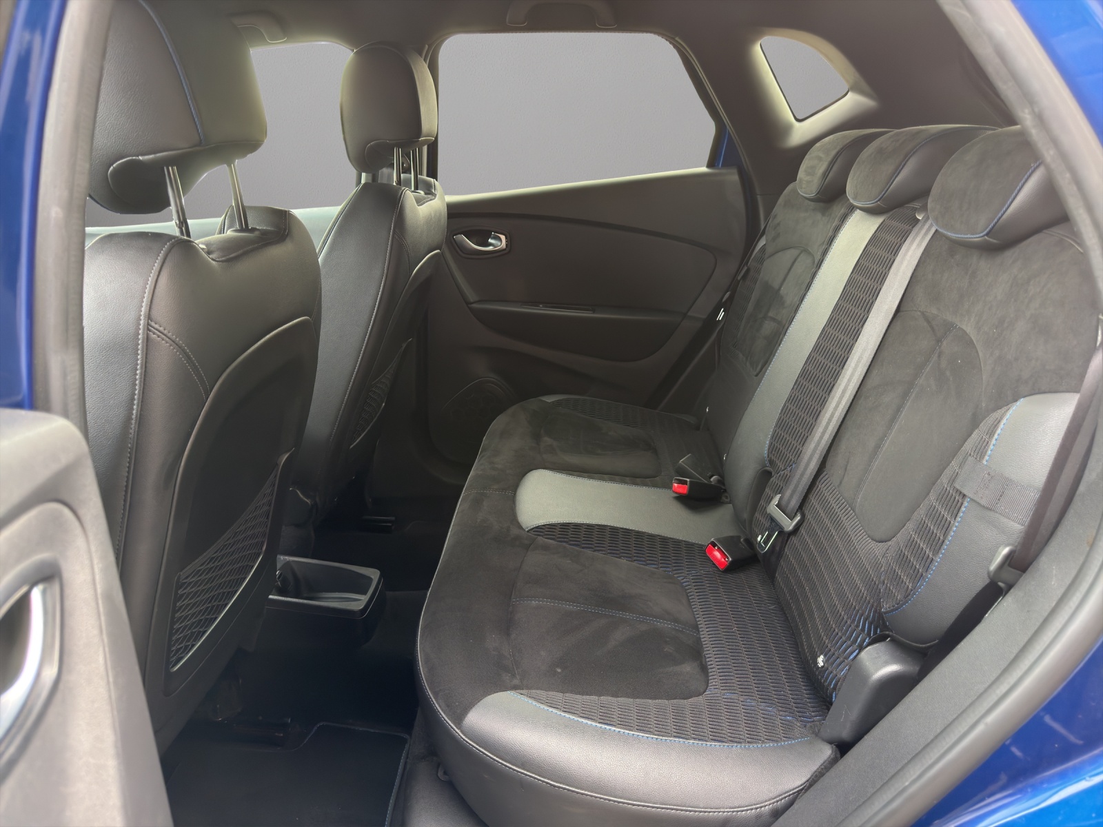 RENAULT Captur 1.3 T 16V S-Edition EDC-image-12