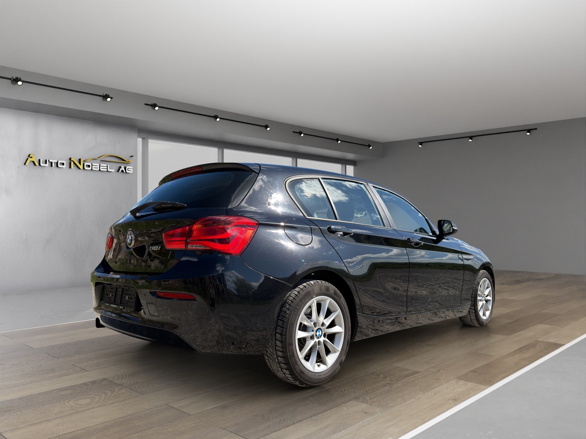BMW 118-image-4