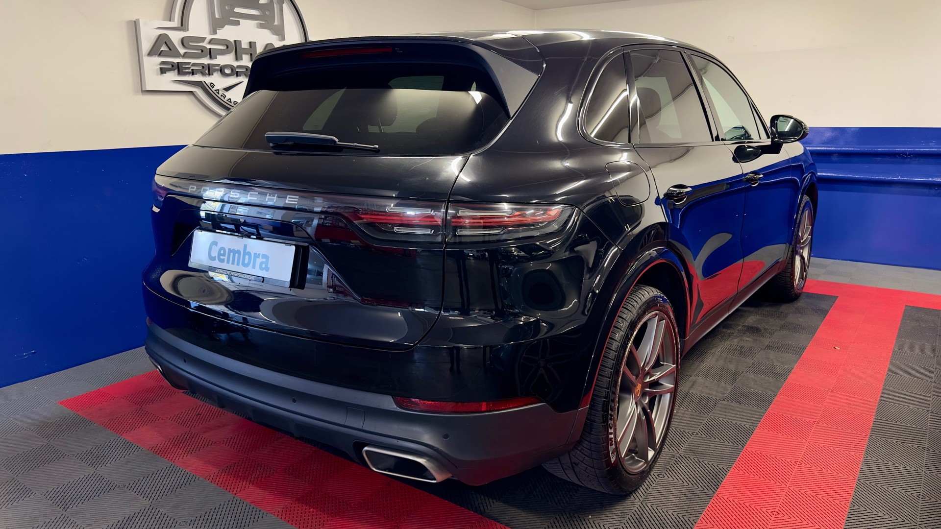 PORSCHE Cayenne-image-4