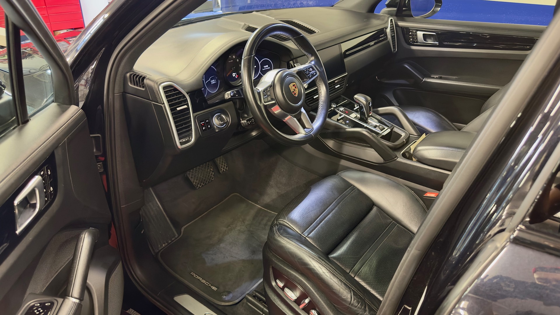 PORSCHE Cayenne-image-6