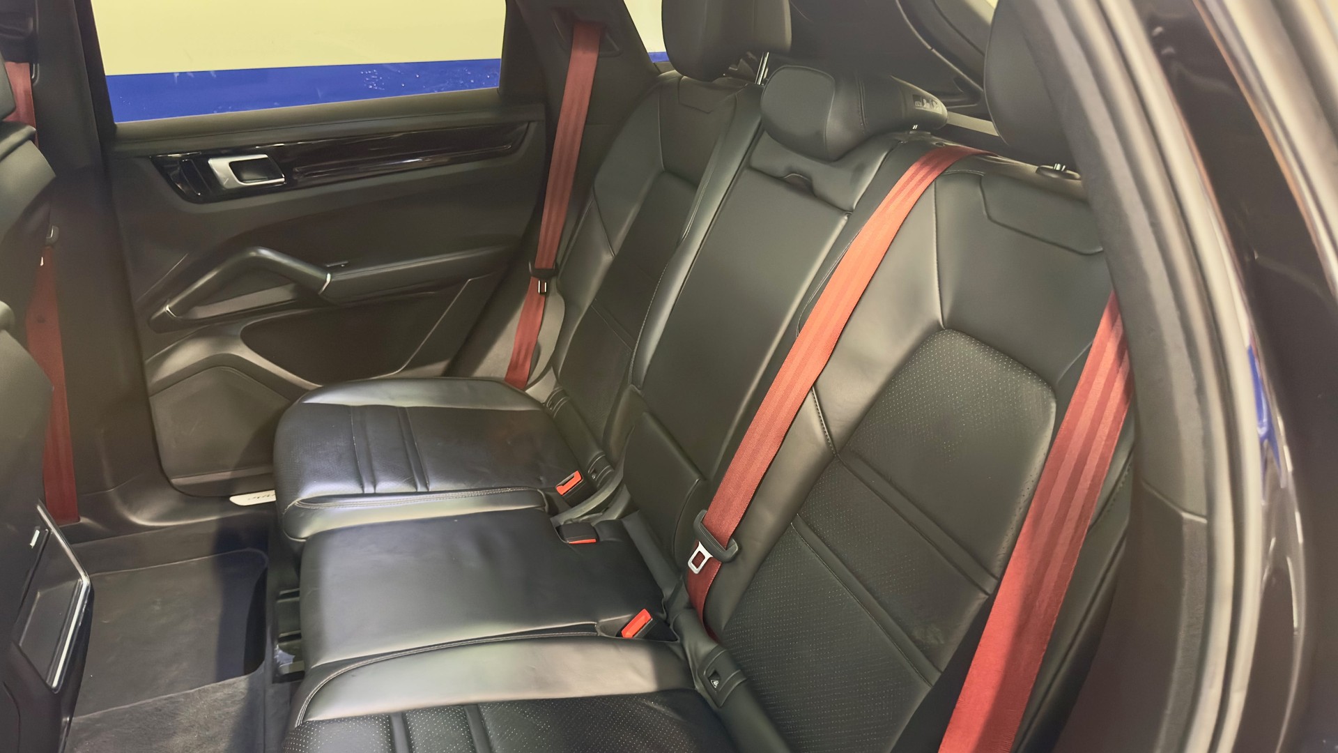 PORSCHE Cayenne-image-8