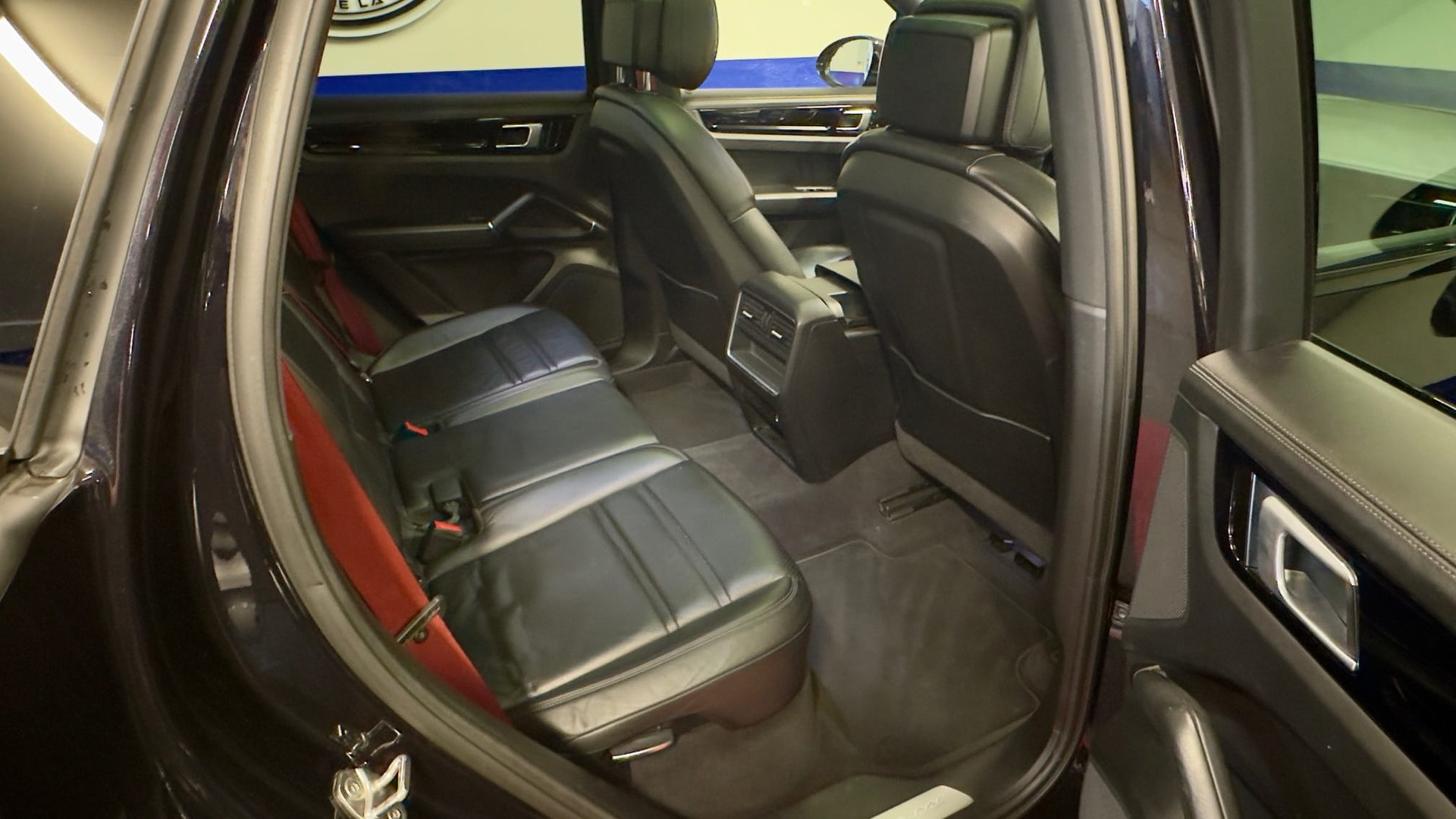 PORSCHE Cayenne-image-9