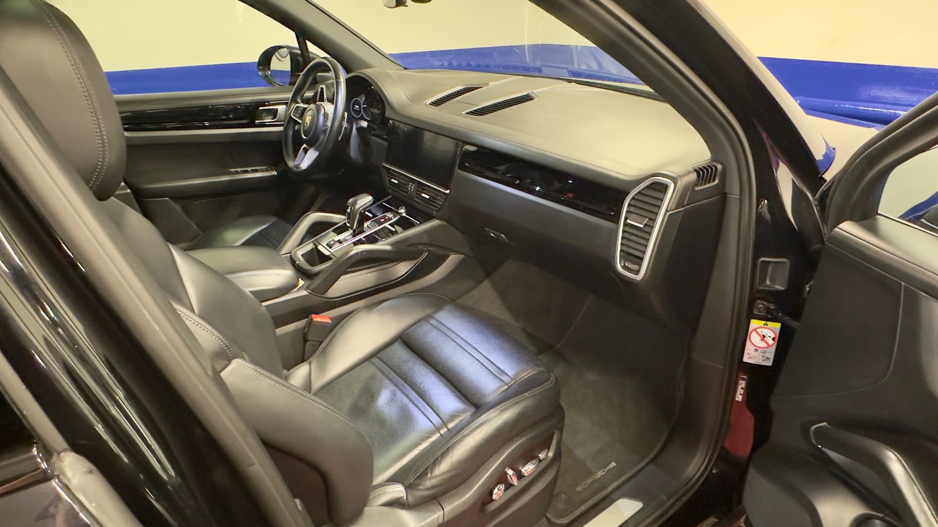 PORSCHE Cayenne-image-7