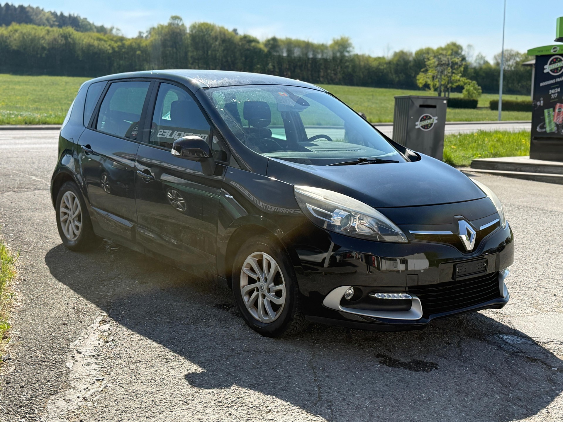RENAULT Scénic 1.2 16V Turbo Swiss Edition-image-3
