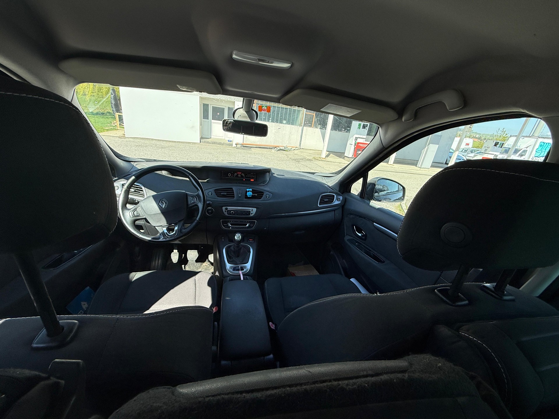 RENAULT Scénic 1.2 16V Turbo Swiss Edition-image-4