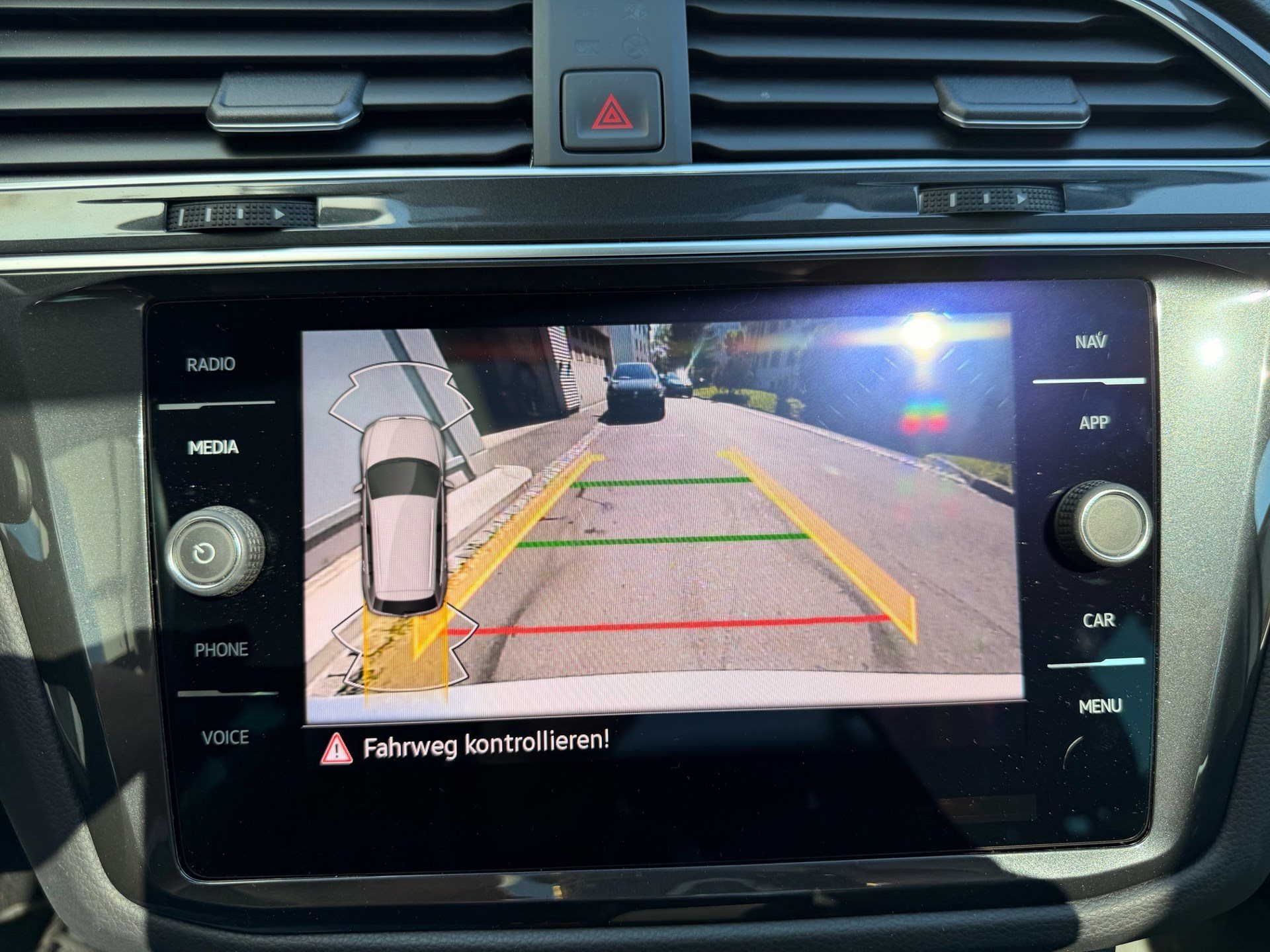 VW Tiguan Move 1.5 TSI DSG *** PANORAMAGLASDACH ***-image-15
