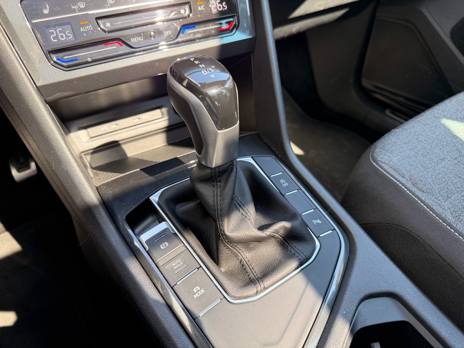 VW Tiguan Move 1.5 TSI DSG *** PANORAMAGLASDACH ***-image-22