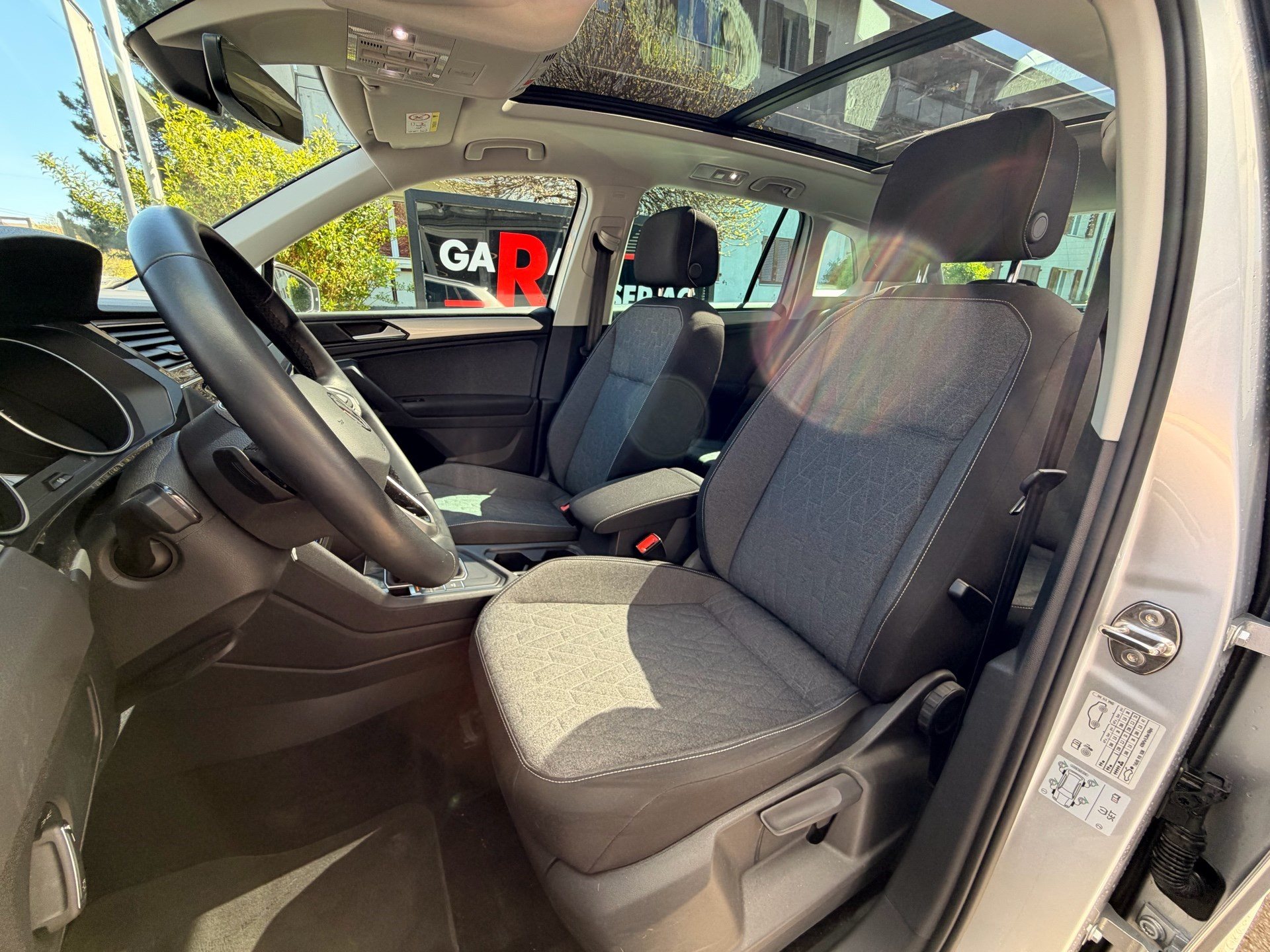 VW Tiguan Move 1.5 TSI DSG *** PANORAMAGLASDACH ***-image-8