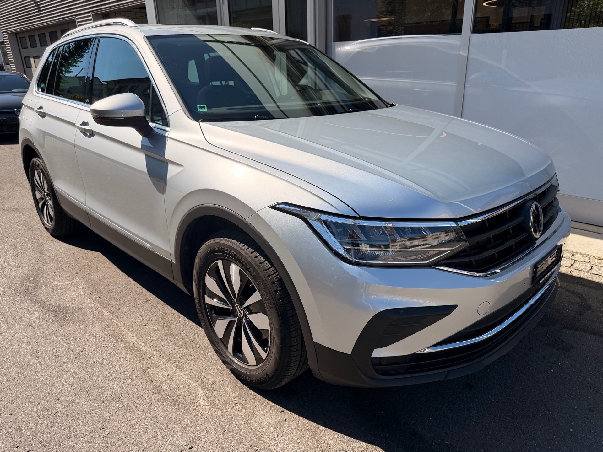 VW Tiguan Move 1.5 TSI DSG *** PANORAMAGLASDACH ***-image-2