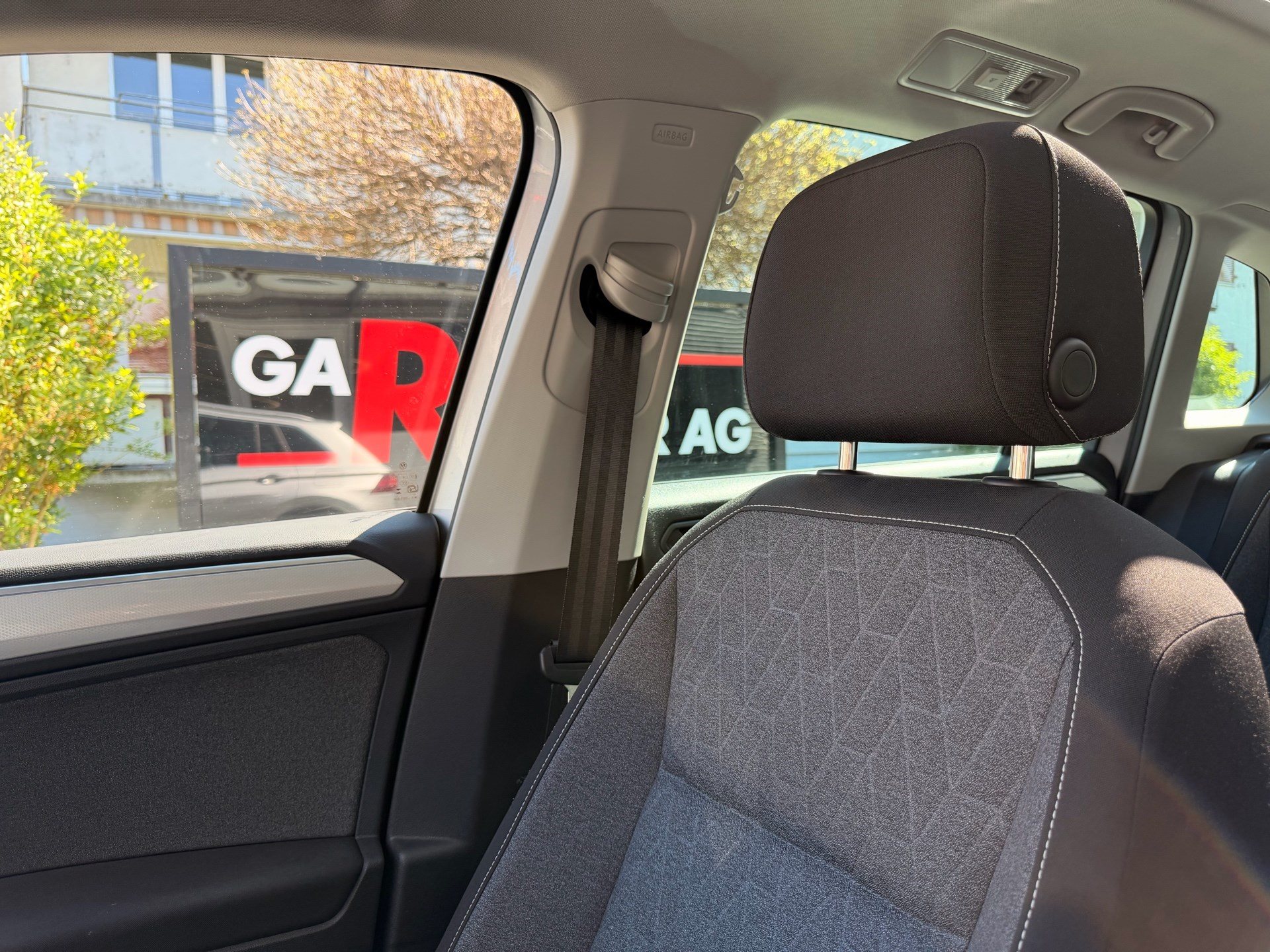 VW Tiguan Move 1.5 TSI DSG *** PANORAMAGLASDACH ***-image-24