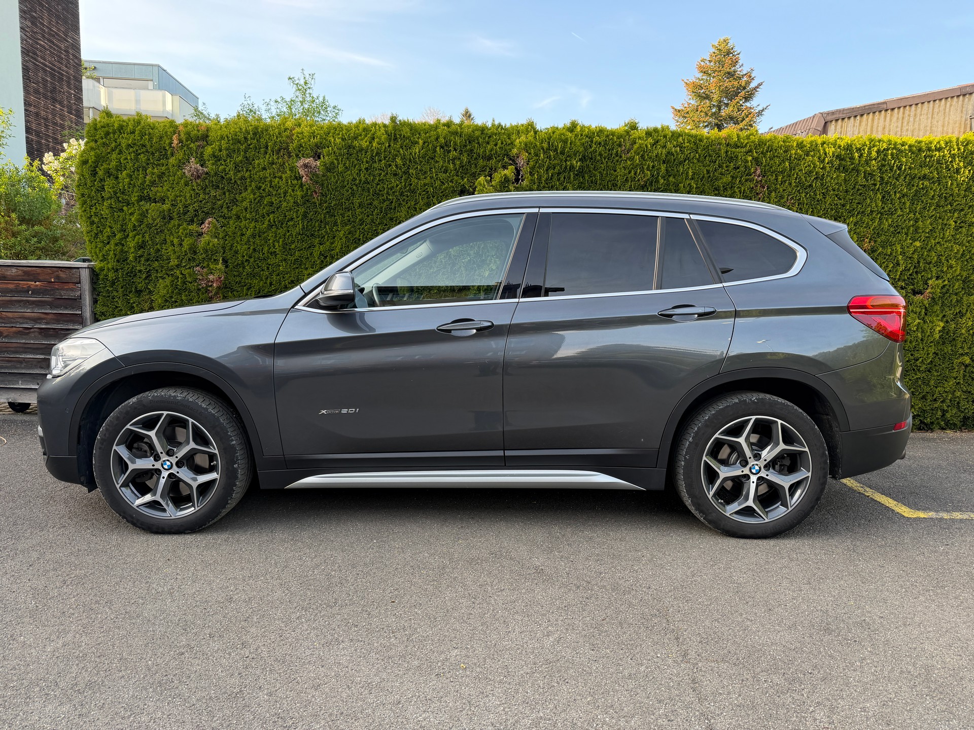 BMW X1 xDrive 20i xLine Steptronic-image-1