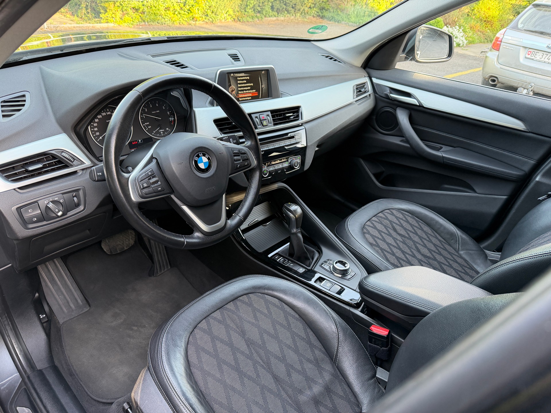 BMW X1 xDrive 20i xLine Steptronic-image-8