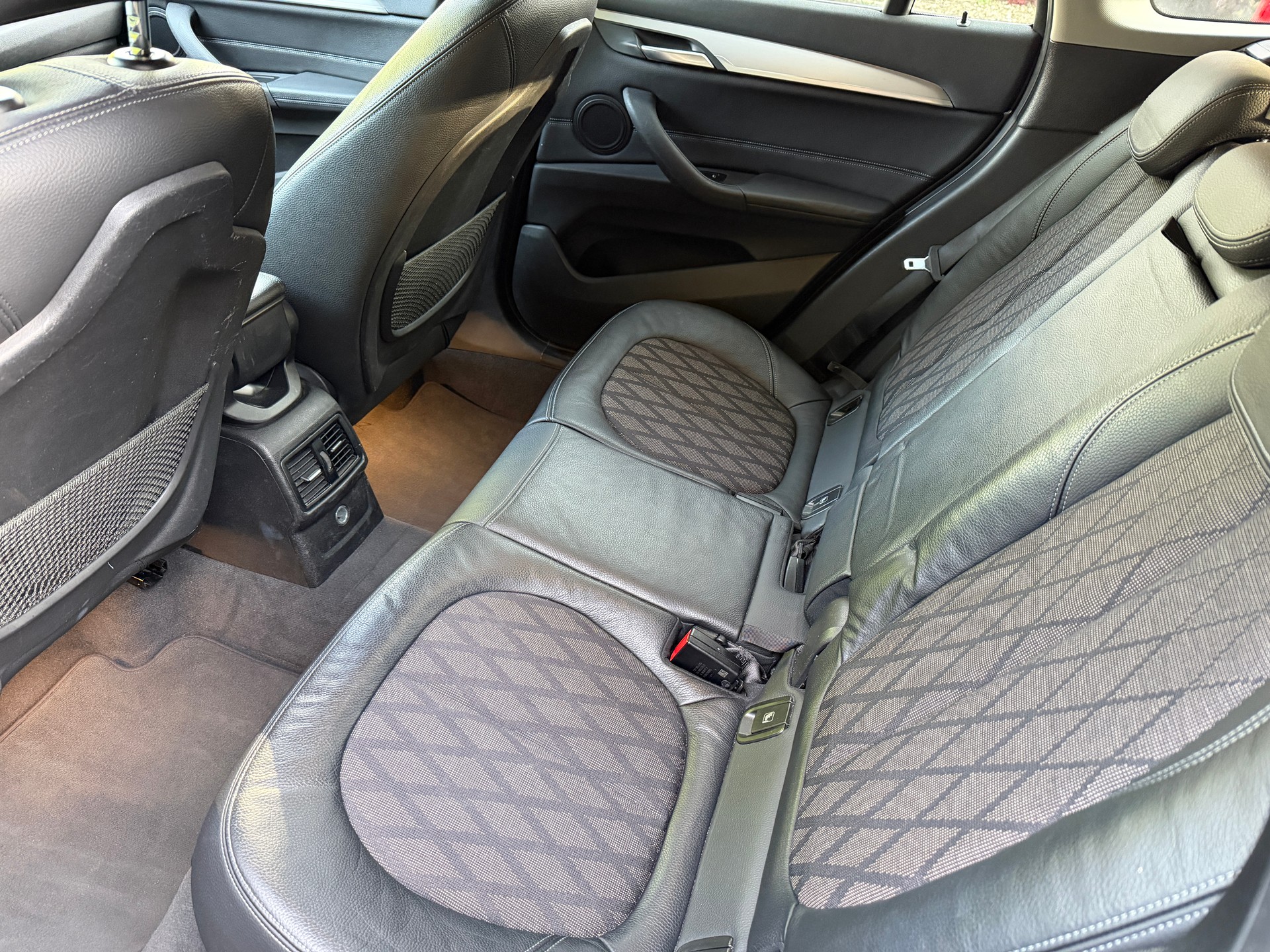 BMW X1 xDrive 20i xLine Steptronic-image-10