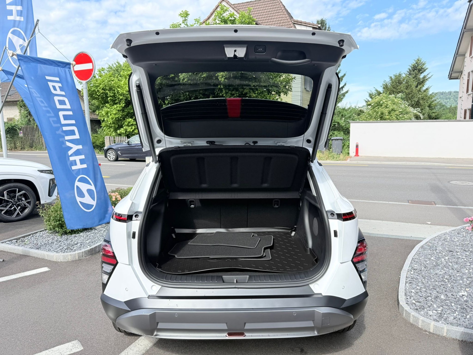 HYUNDAI Kona 1.6 GDi HEV Vertex DCT Swiss Edition-image-9