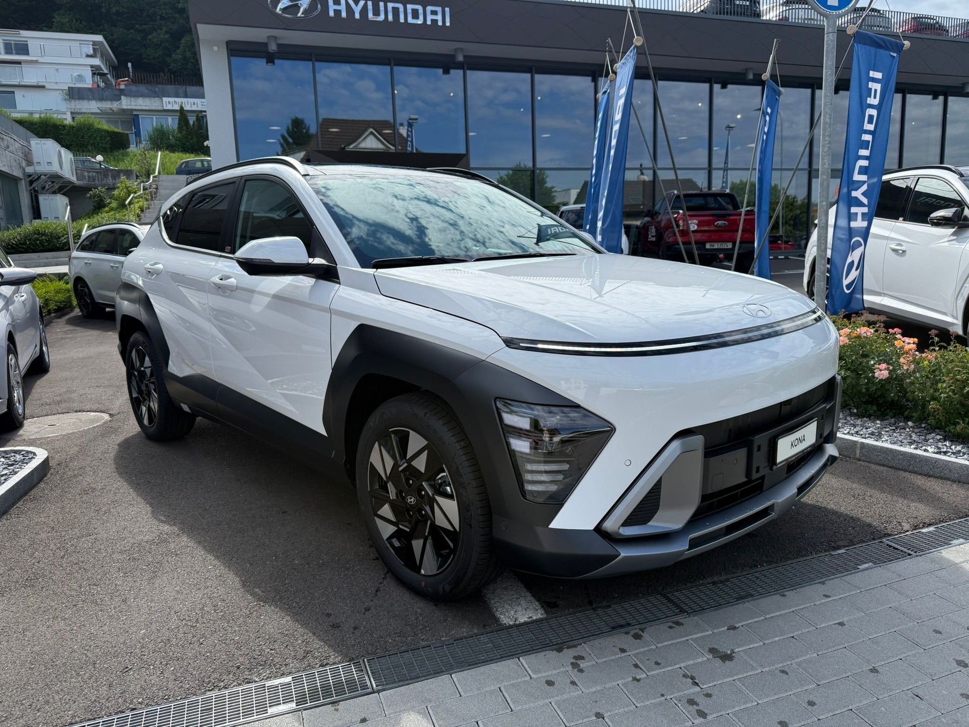 HYUNDAI Kona 1.6 GDi HEV Vertex DCT Swiss Edition-image-1