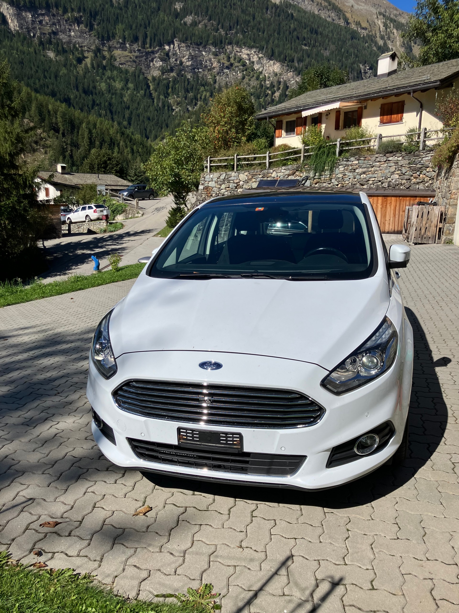 FORD 2.0 TDCi 180 Titanium AWD Powershift / 7 Plätzer / Anhängerkupplung-image-0