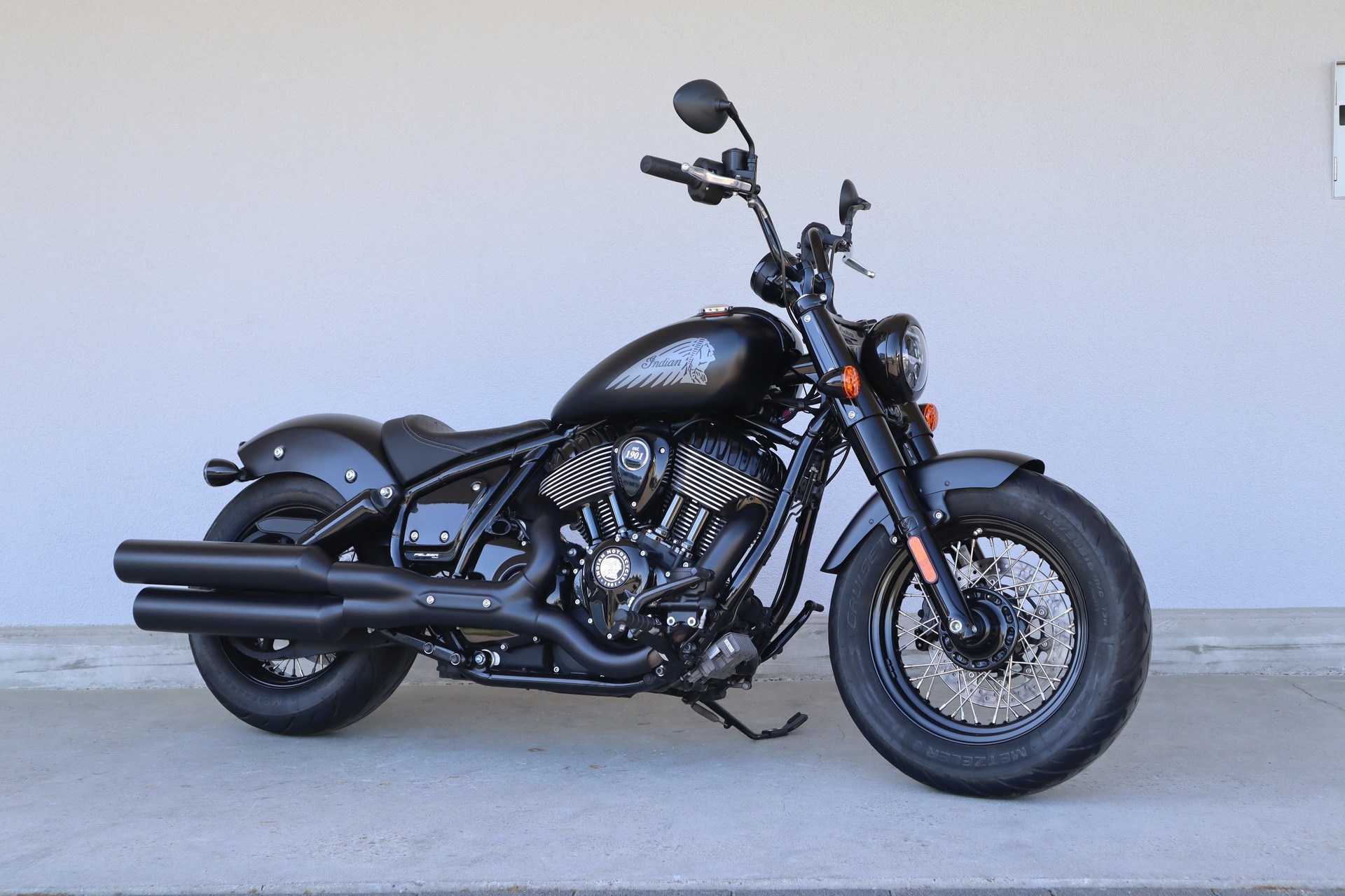 INDIAN Chief Bobber-showroom-element-1