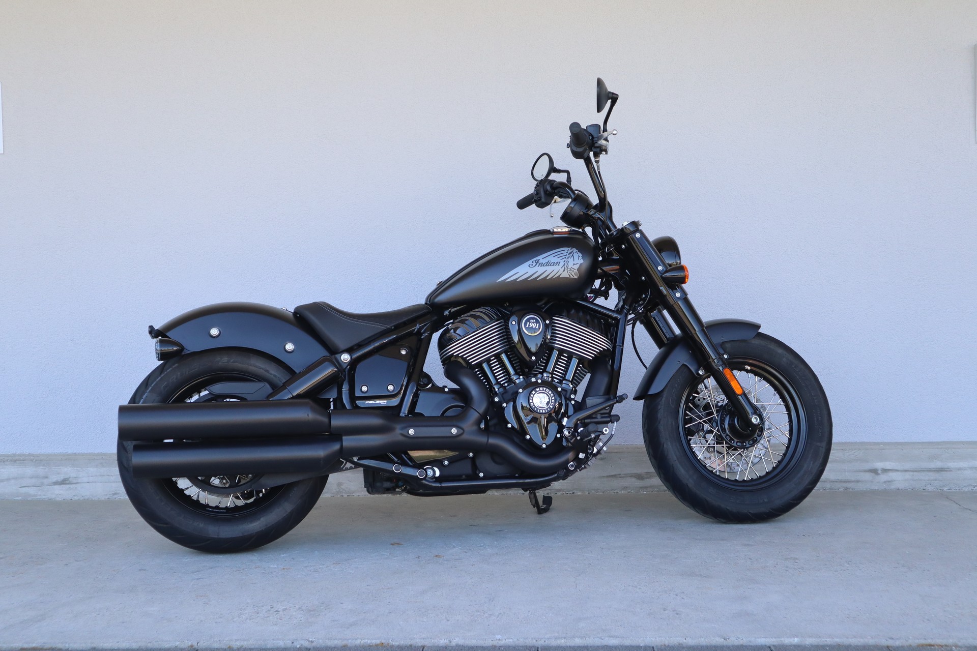 INDIAN Chief Bobber-showroom-element-2