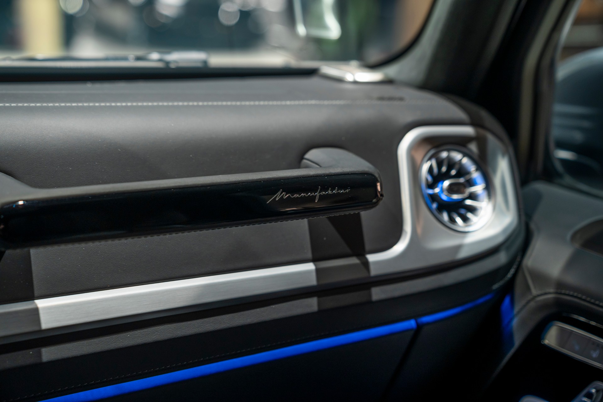 MERCEDES-BENZ G 63 AMG 9G-Tronic-image-13
