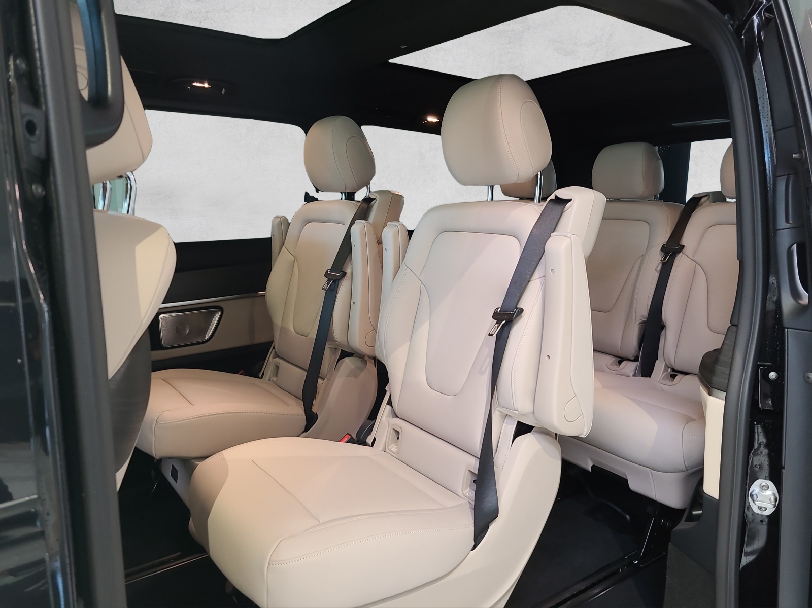 MERCEDES-BENZ V 300 d lang 4Matic Swiss Edition 9G-Tronic-image-10