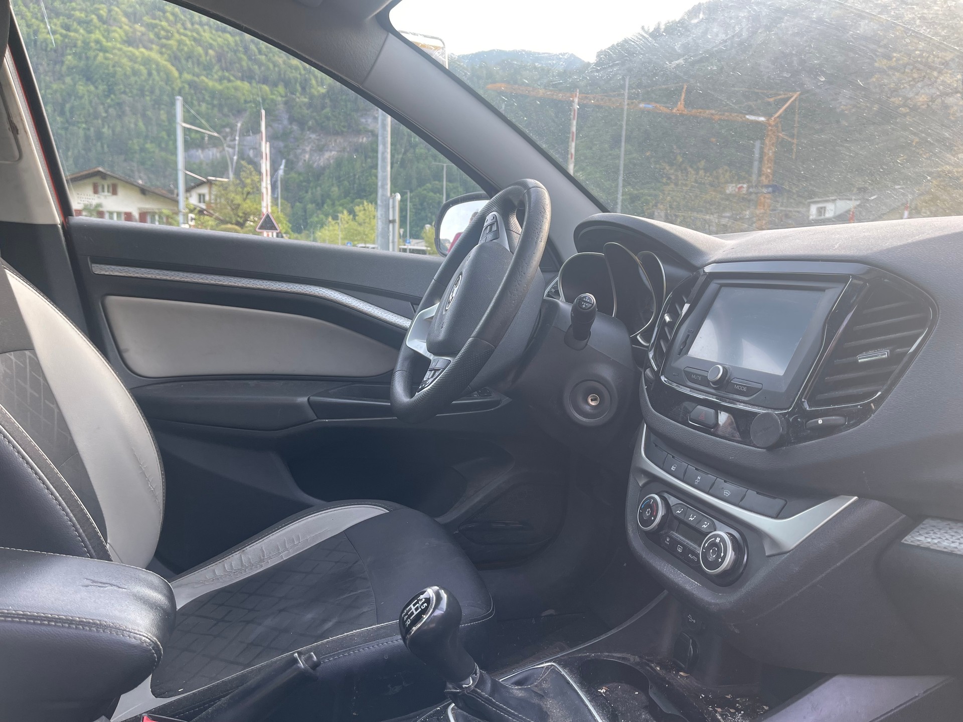 LADA VESTA-image-8
