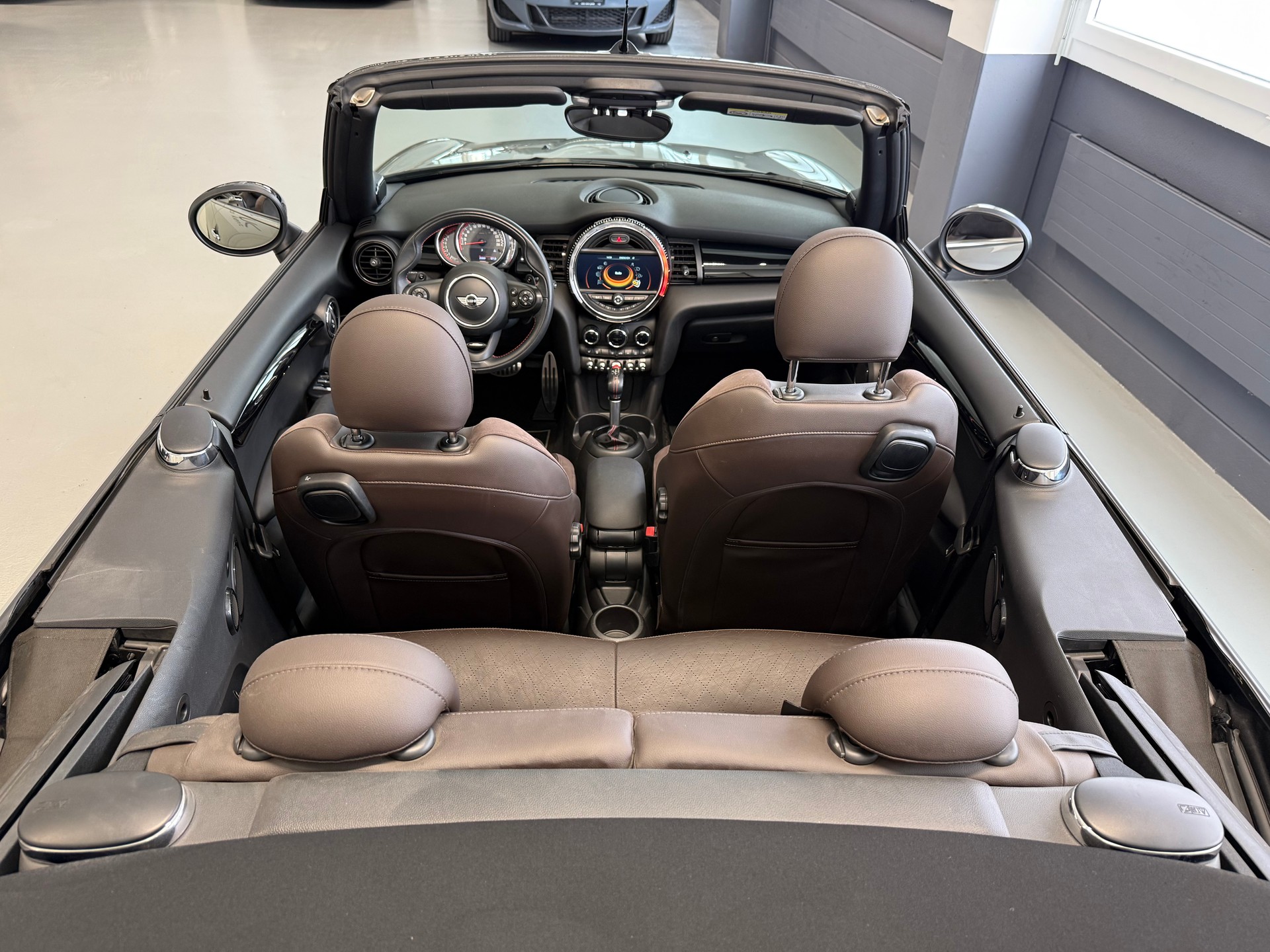 MINI Cooper John Cooper Works Cabriolet Steptronic-image-5