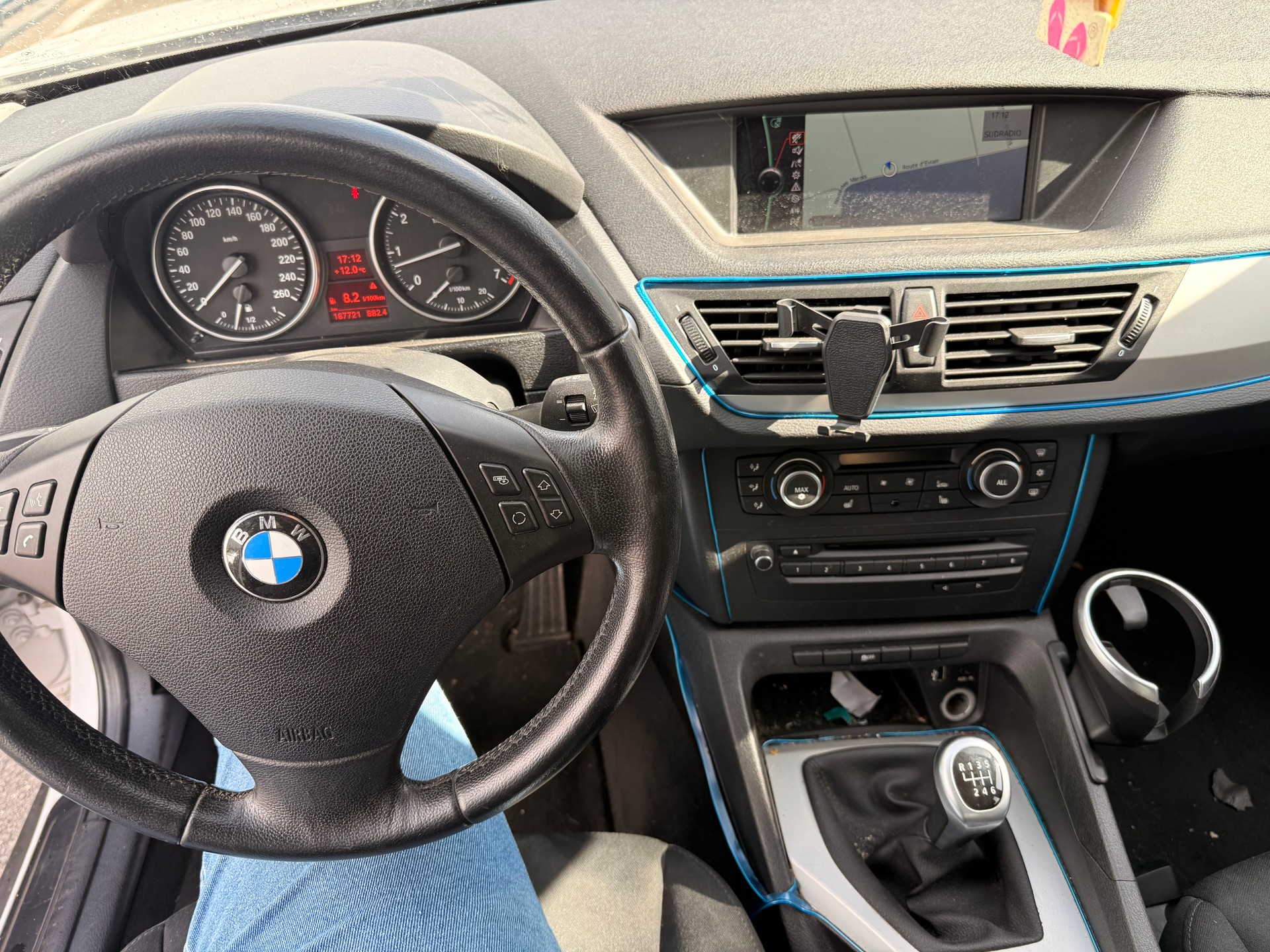BMW X1 sDrive 18i-image-6