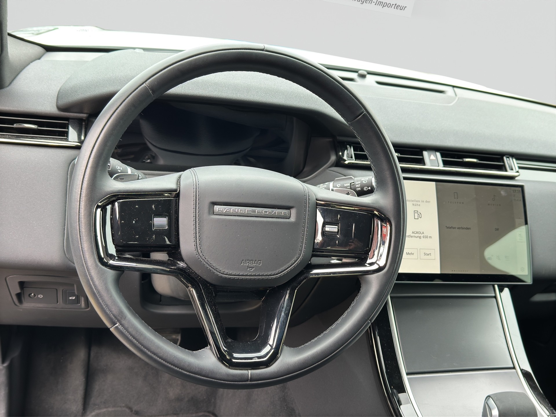 LAND ROVER Range Rover Velar D 200 Black Automatic-image-10