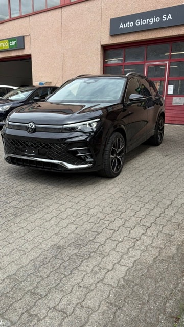 VW Tiguan 2.0 TSI R-Line Plus DSG 4Motion-image-3