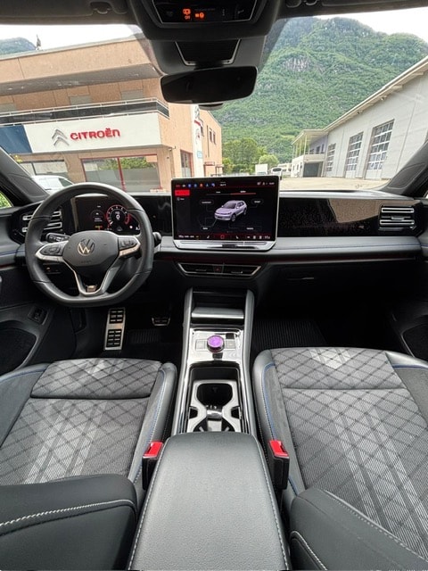 VW Tiguan 2.0 TSI R-Line Plus DSG 4Motion-image-9
