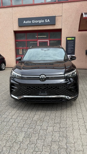 VW Tiguan 2.0 TSI R-Line Plus DSG 4Motion-image-2