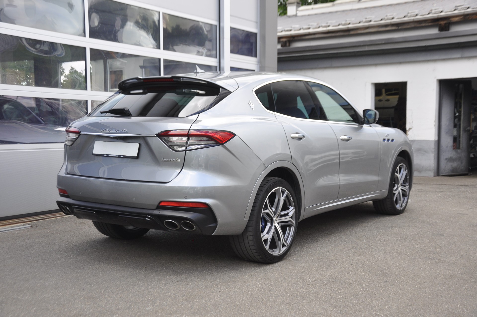 MASERATI Levante 2.0 MHEV GT Hybrid Automatica Launch Edition One of 200-image-2