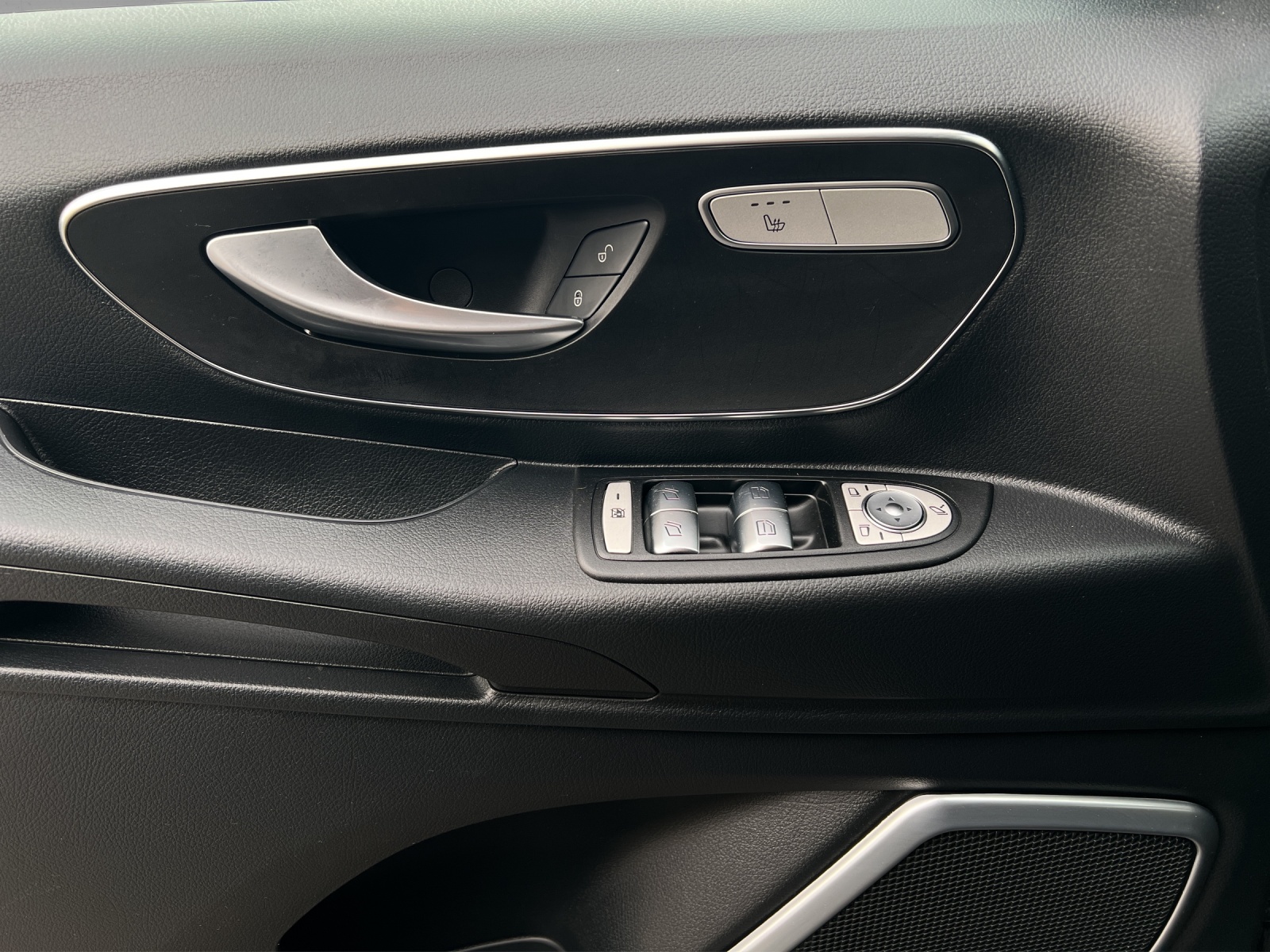MERCEDES-BENZ Vito 116 CDI L Select A-image-12
