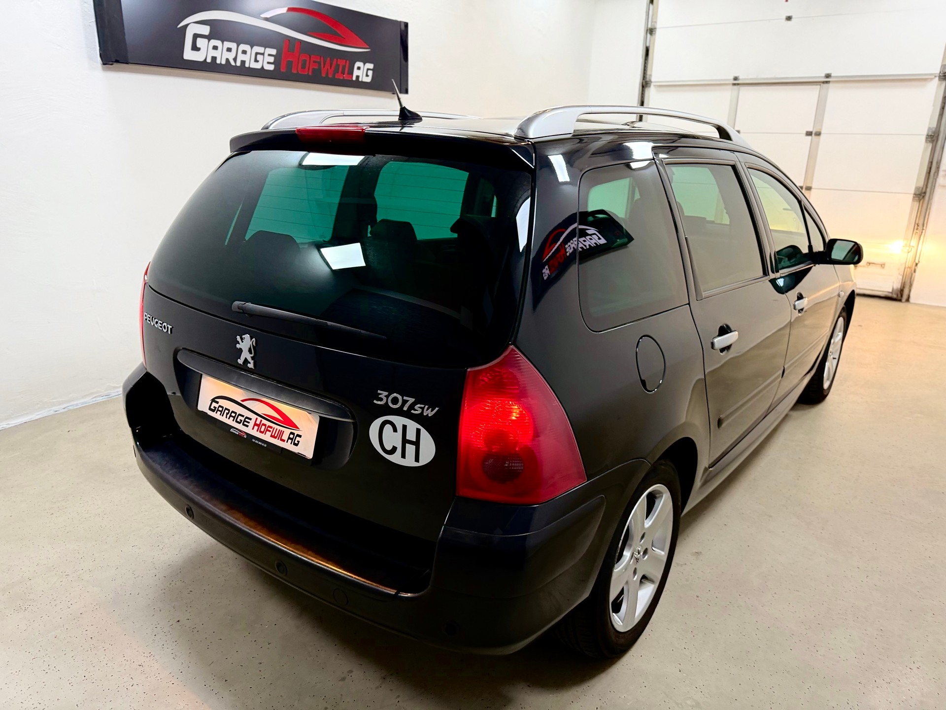 PEUGEOT 307 SW 2.0 16V Premium-image-5