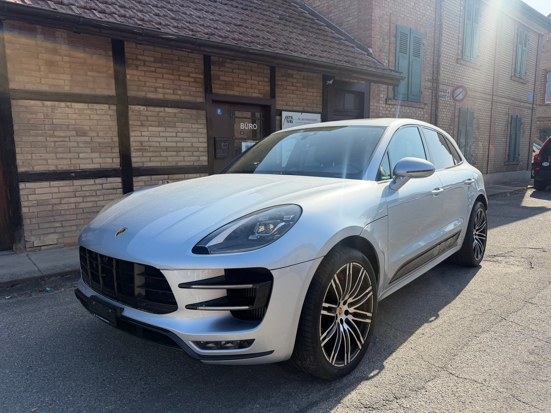 PORSCHE Macan Turbo Exclusive Performance Edition PDK-image-1