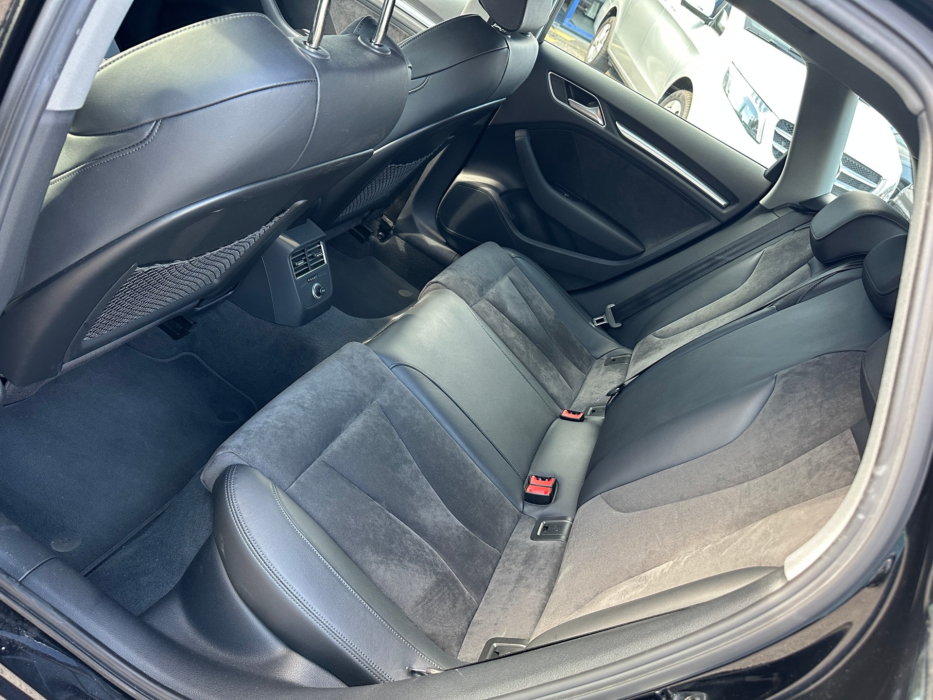 AUDI A3 Sportback 35 TFSI Sport Attraction S-tronic-image-10