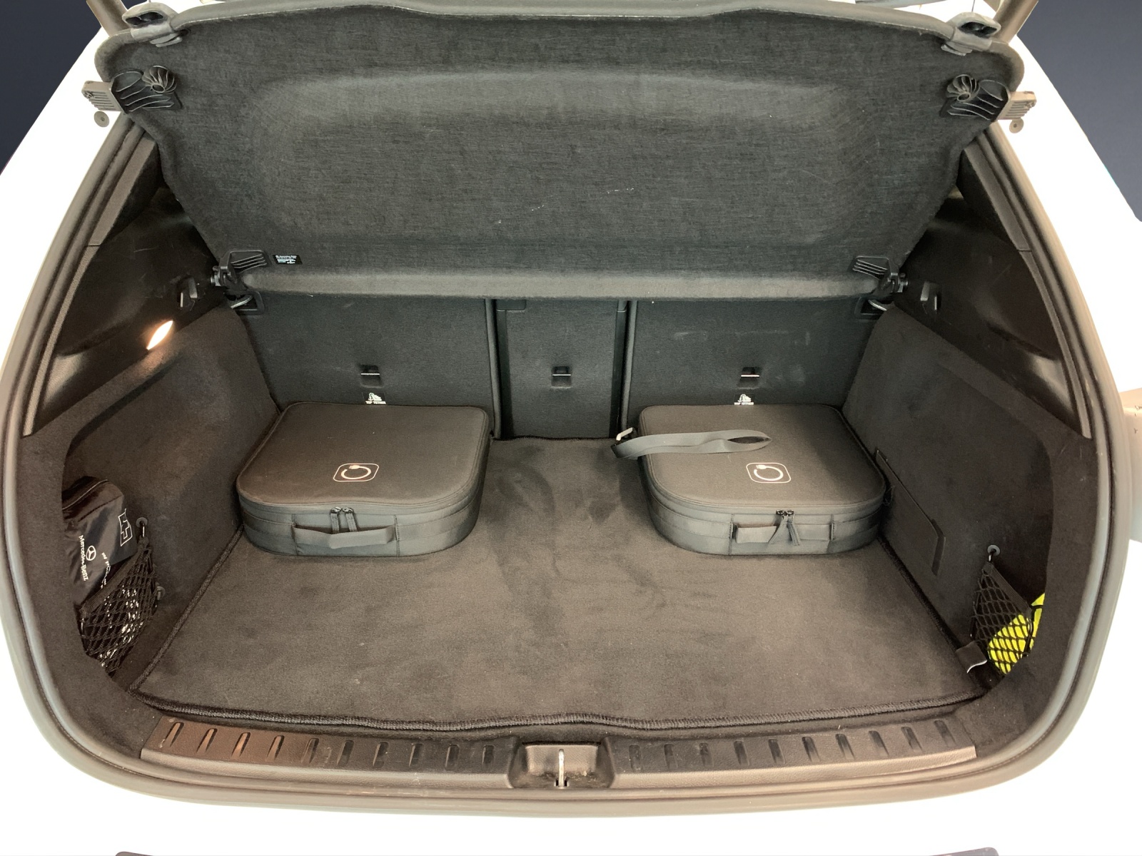 MERCEDES-BENZ EQA 250-image-12
