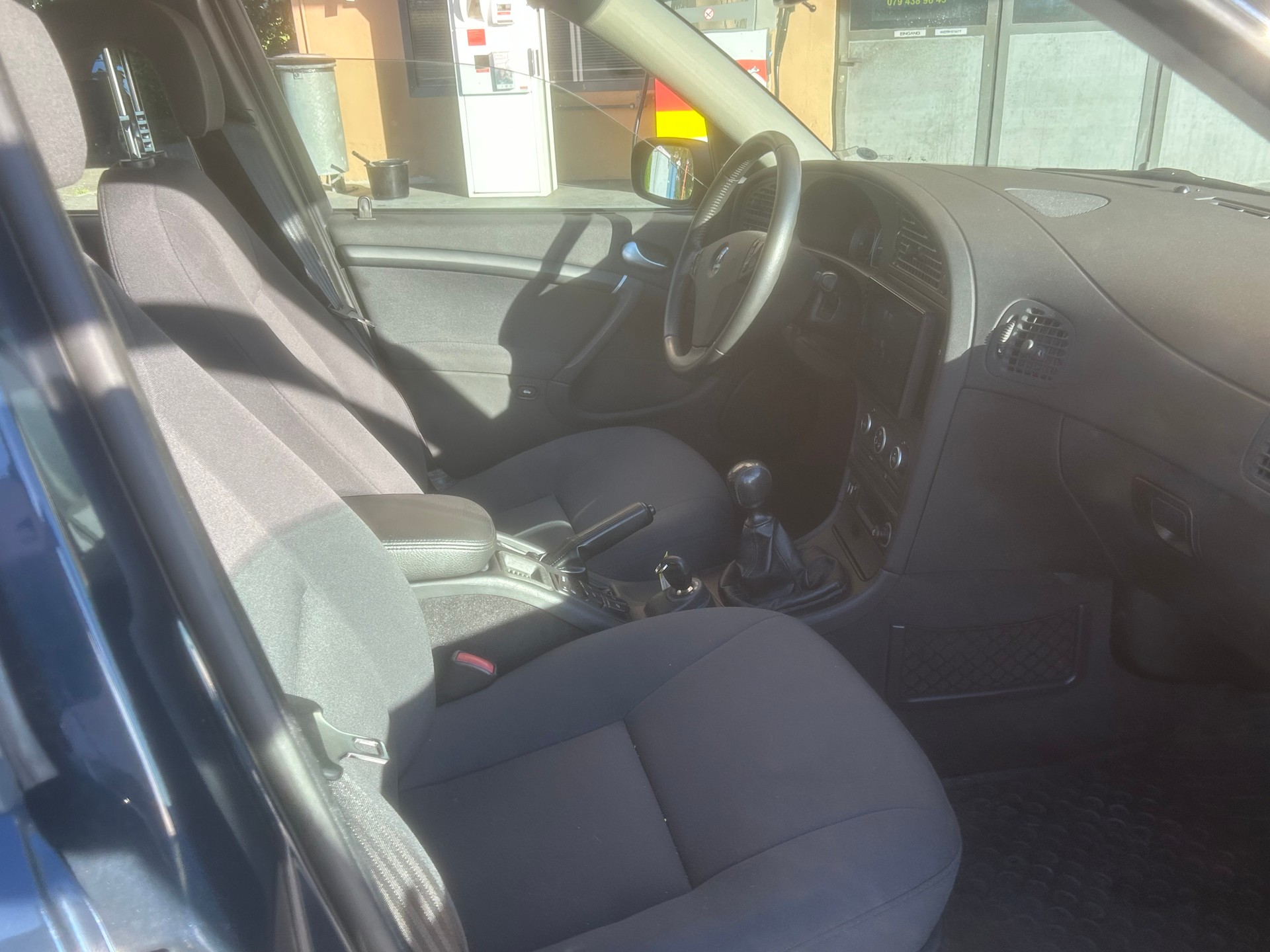 SAAB 9-5 2.0t Vector-image-6