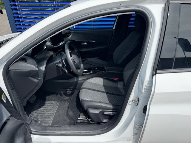 PEUGEOT 208 1.2 MHEV 110 Style-image-4