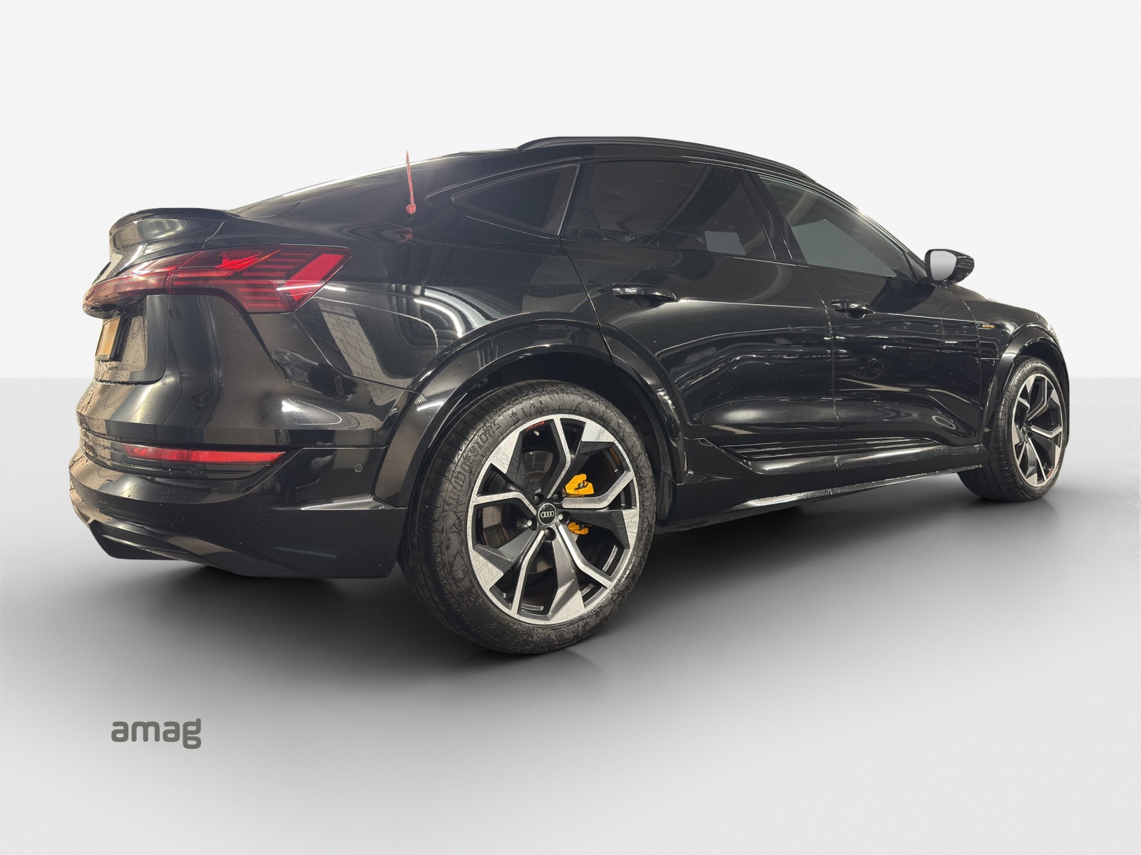 AUDI e-tron S Sportback quattro-image-4